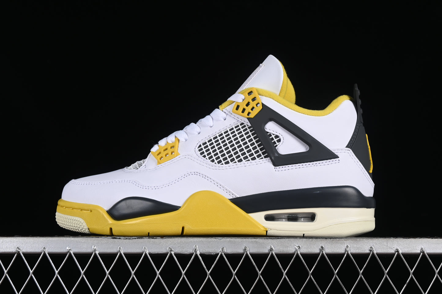 Air Jordan 4 "Vivid Sulfur"