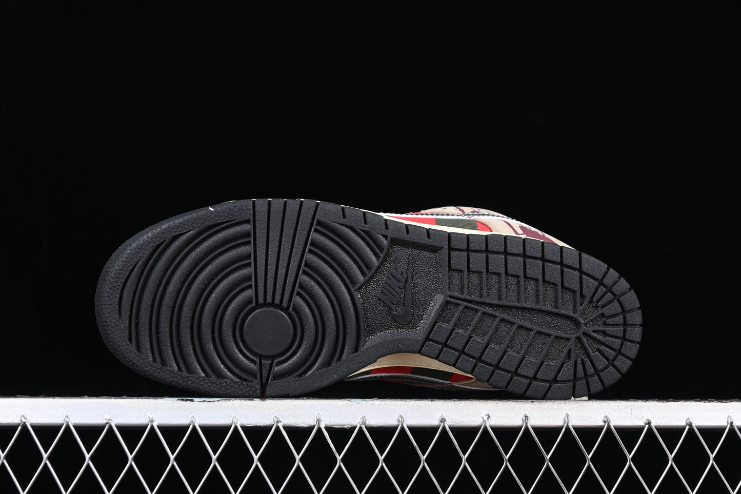 Nike SB Dunk Low Pro Freddy Krueger