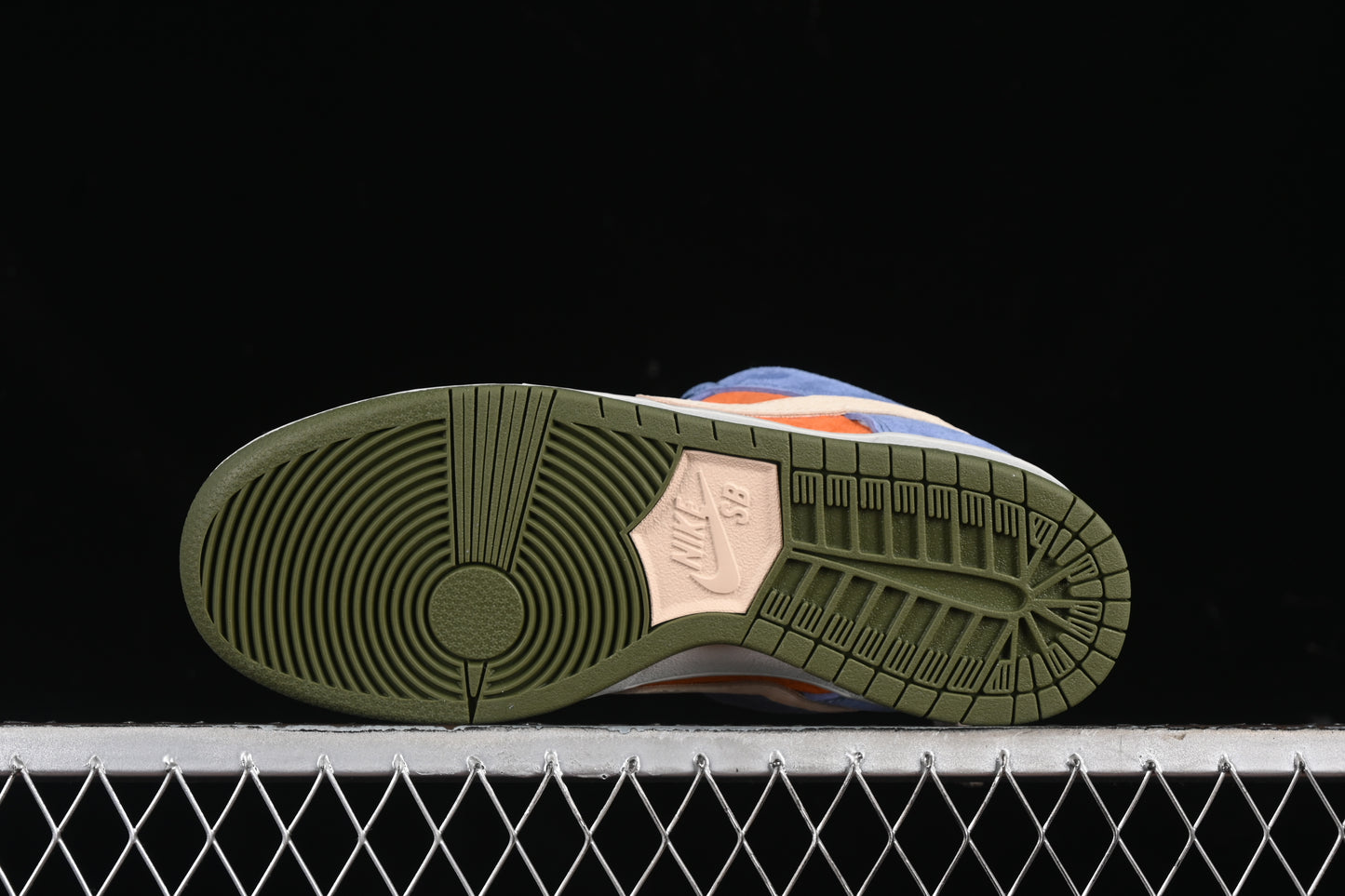 Nike SB Dunk Low Pro "Monarch"