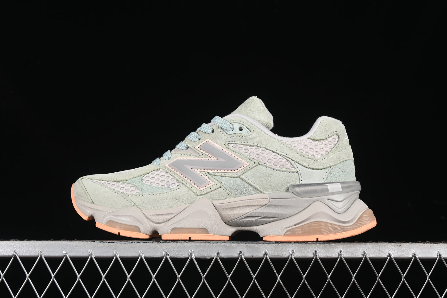 New Balance 9060 Whitaker