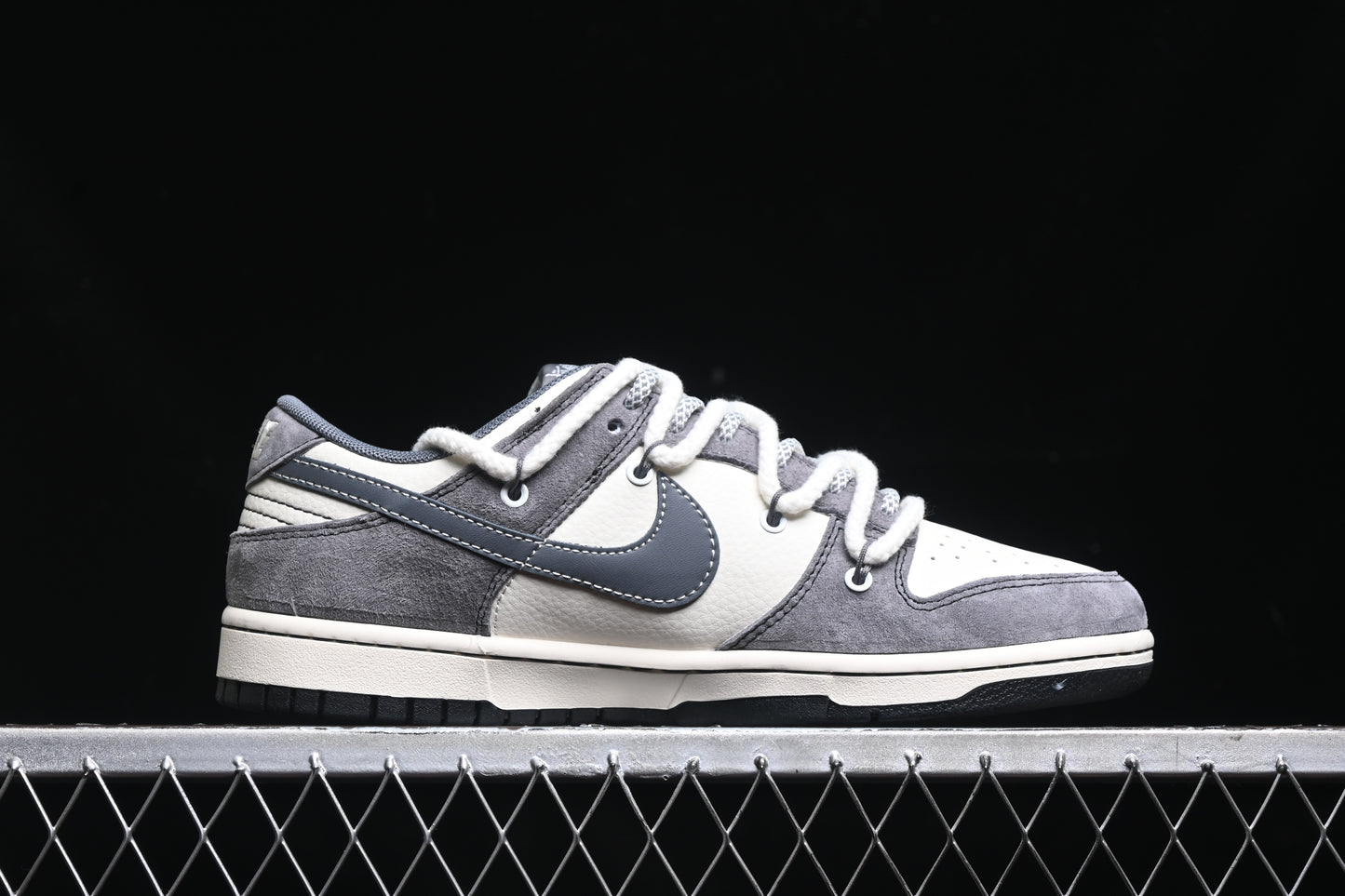 Nike Dunk x Stussy "Grey"