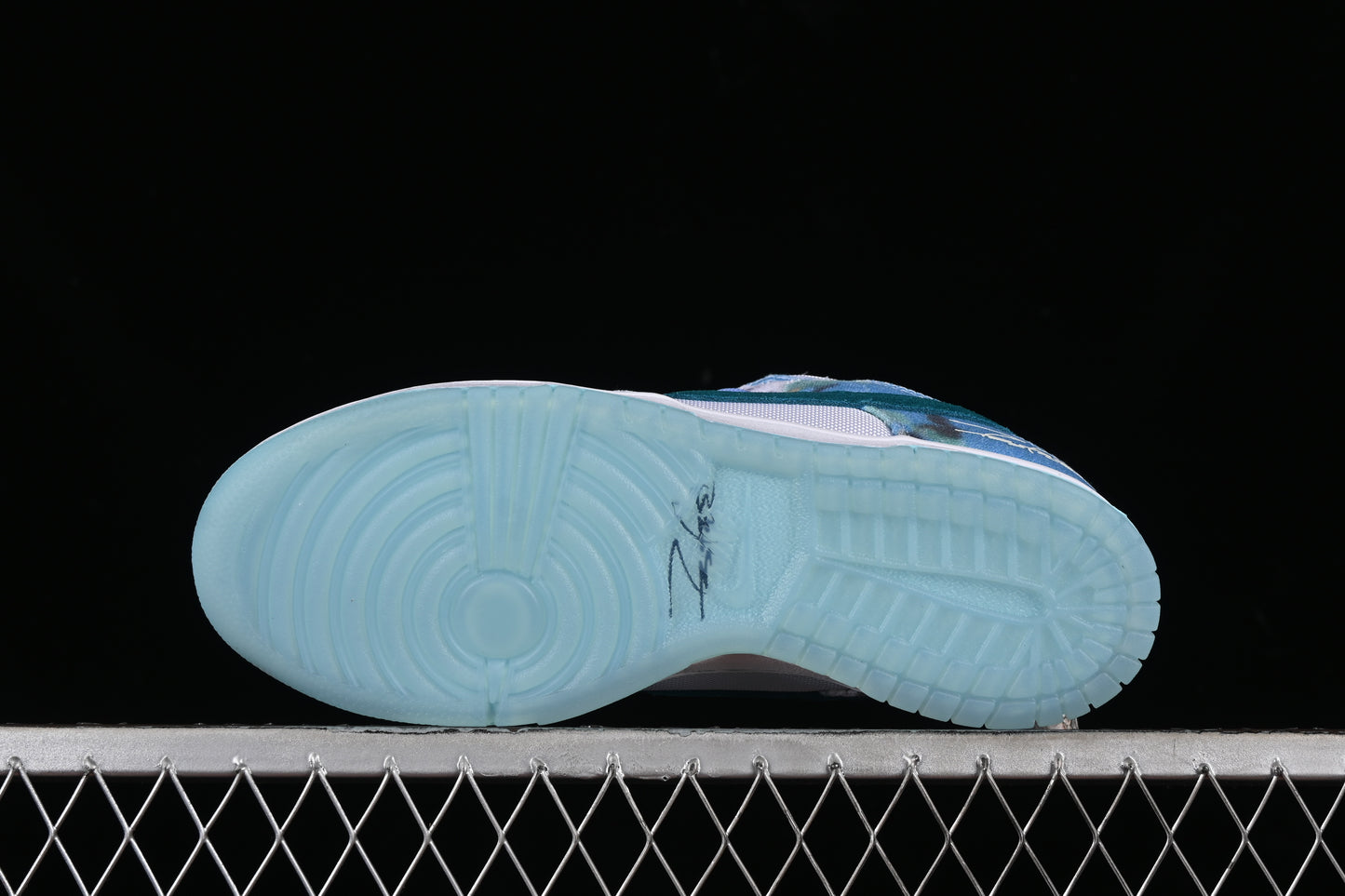 Nike SB Dunk Low Futura Laboratories