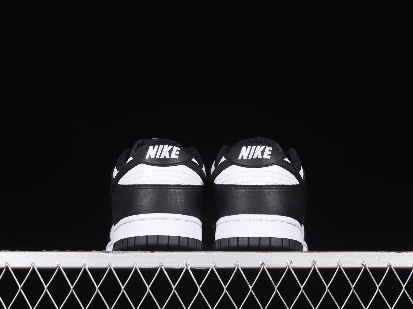 Nike Dunk "Panda"