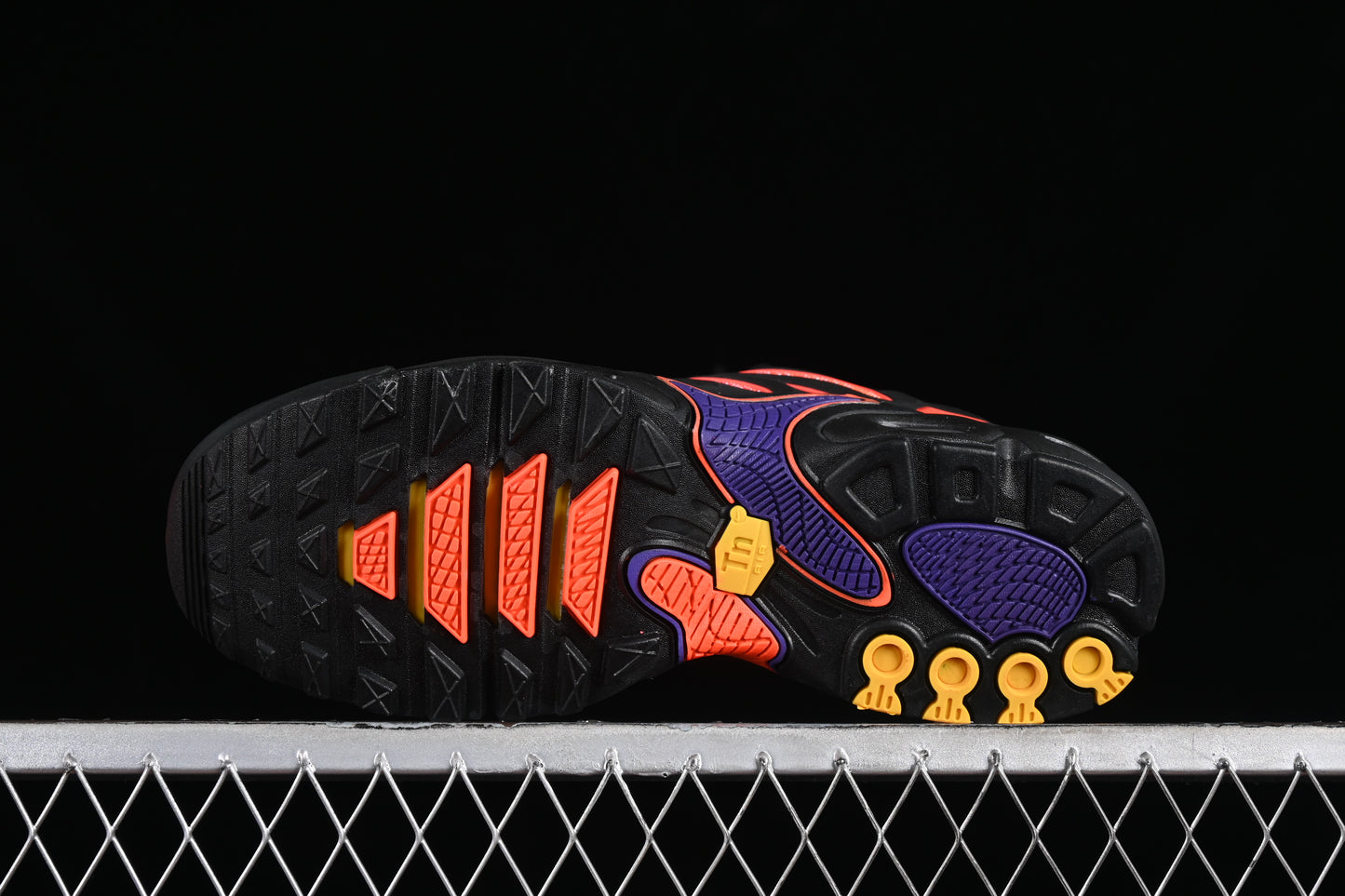 Nike Air Max Plus Drift Black Brightcrimson