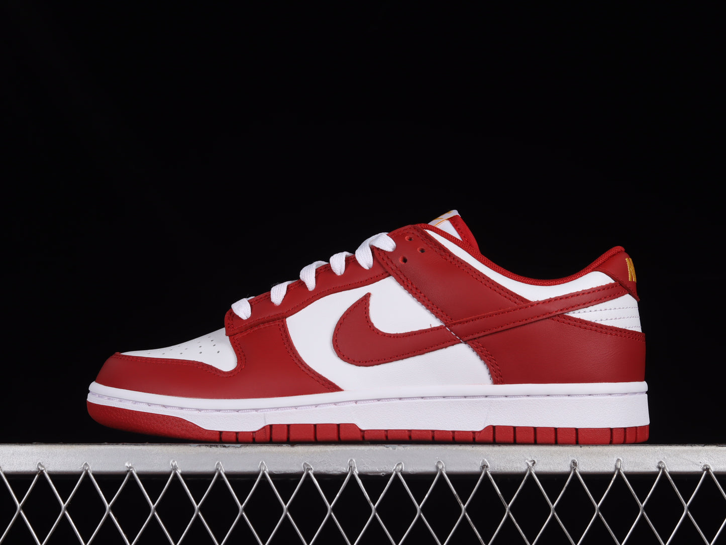 Nike Dunk "Gym Red"