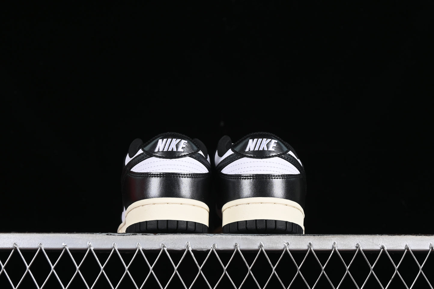Nike Dunk Panda Vintage