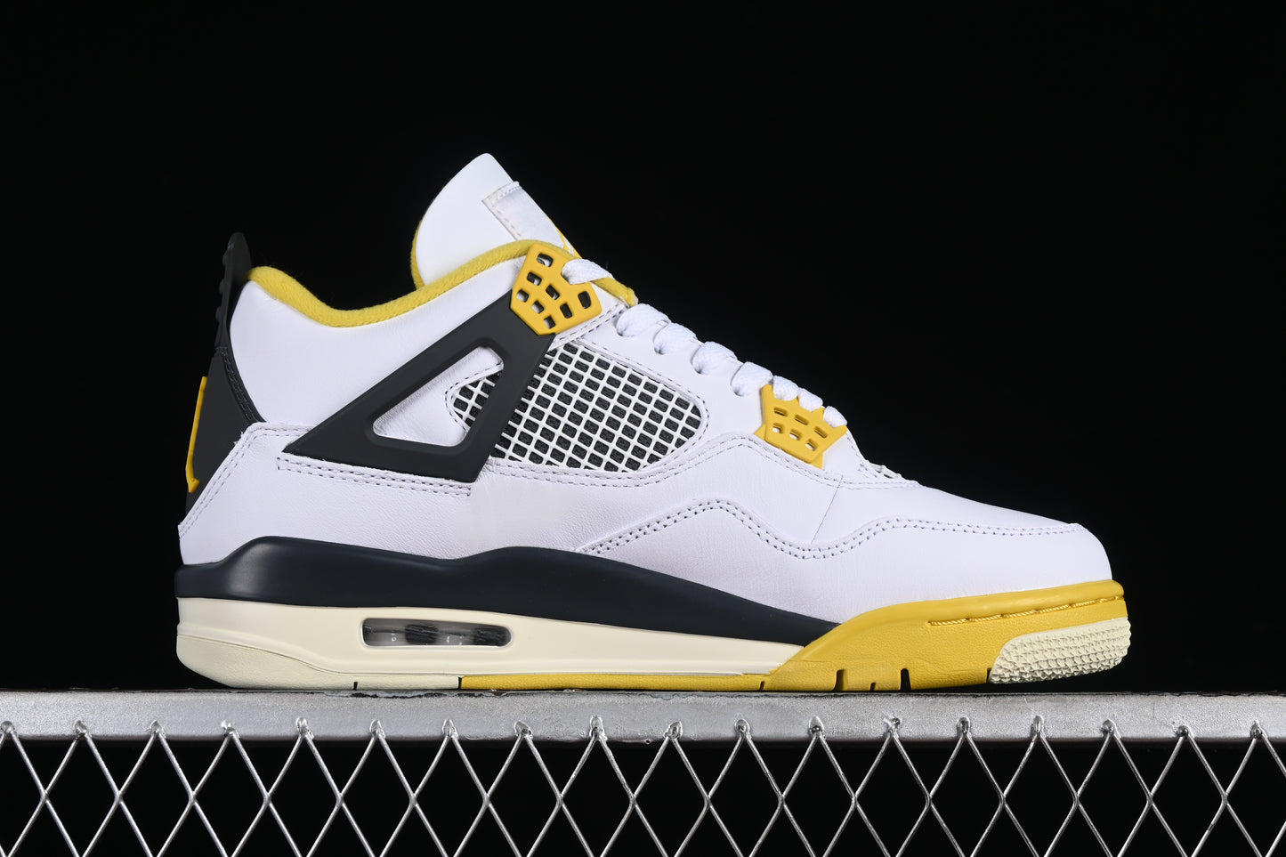 Air Jordan 4 "Vivid Sulfur"
