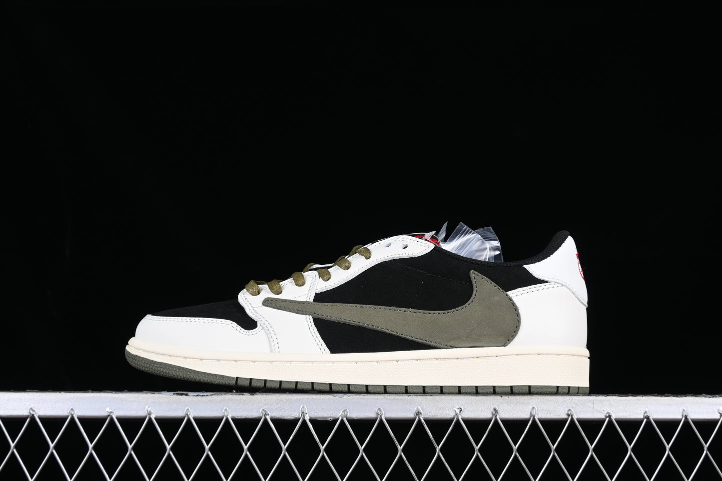 Jordan x Travis Scott "Olive"