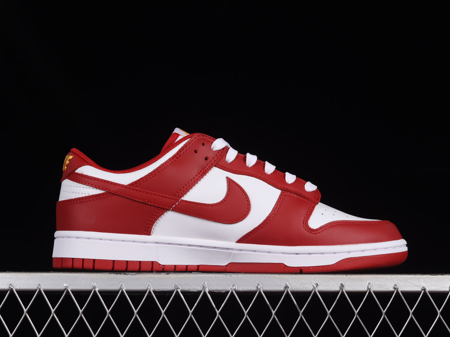 Nike Dunk "Gym Red"