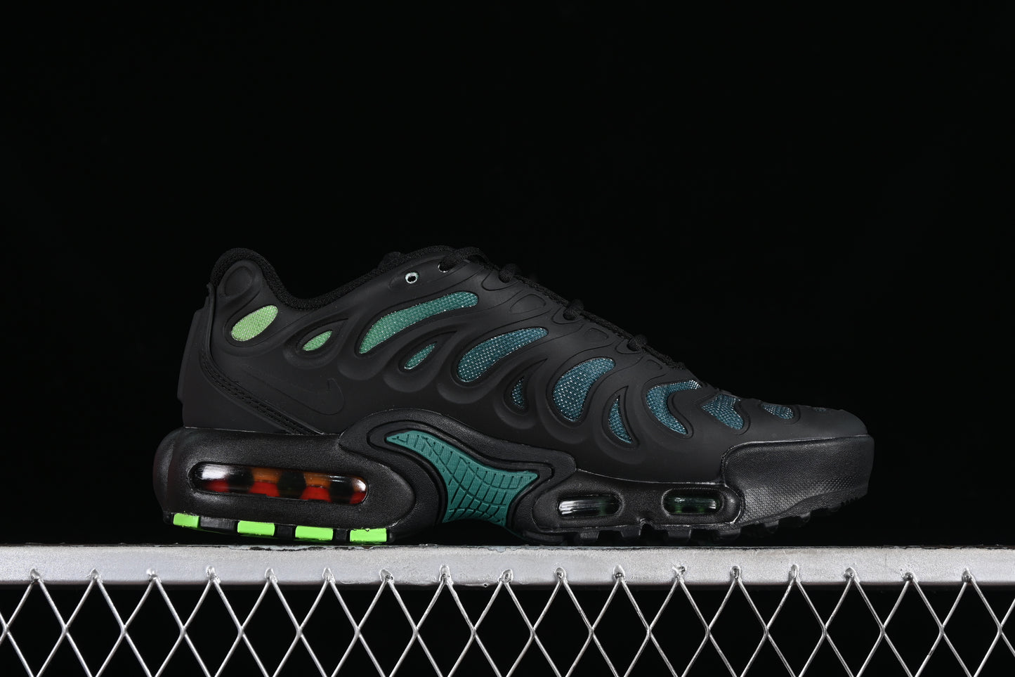 Nike Air Max Plus Drift Black Volt