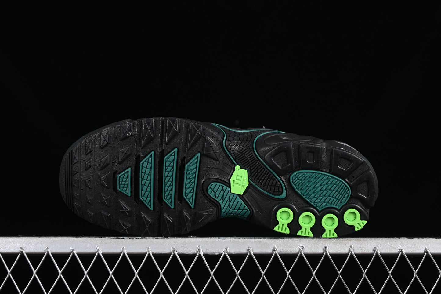 Nike Air Max Plus Drift Black Volt