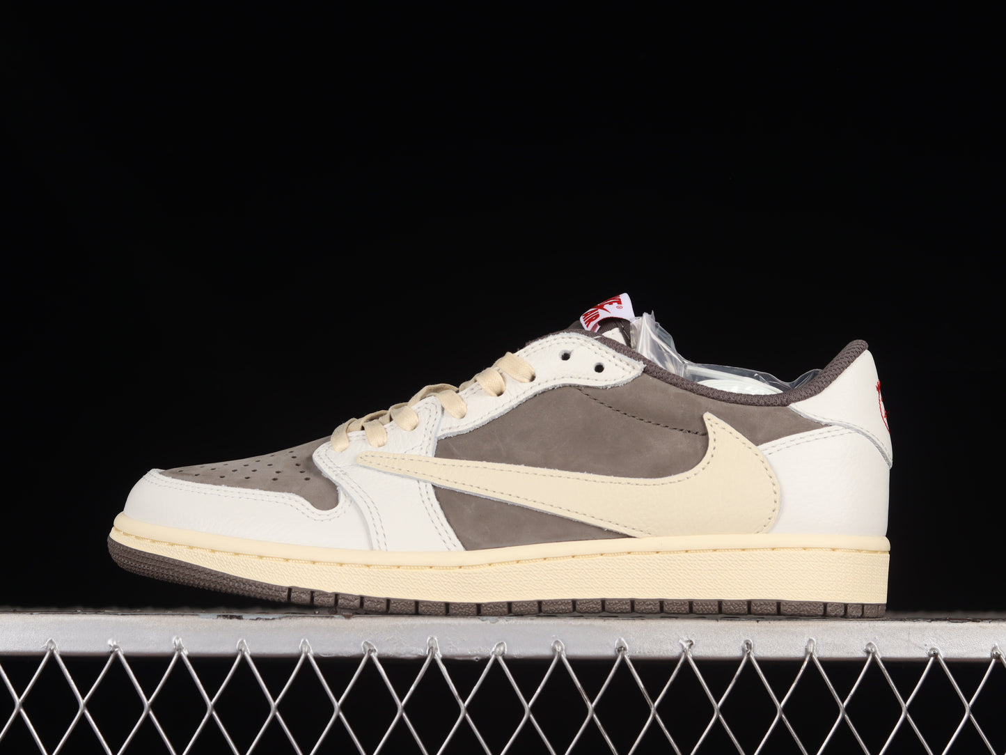 Jordan x Travis Scott "Reverse Mocha"
