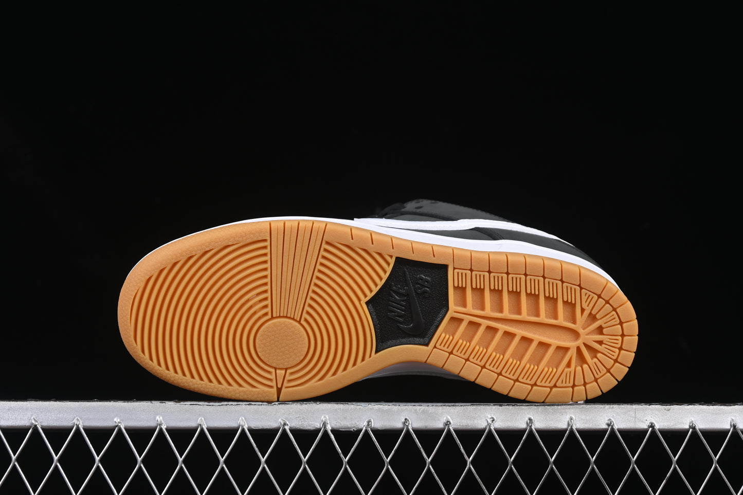 Nike SB Dunk Low Pro "Black Gum"