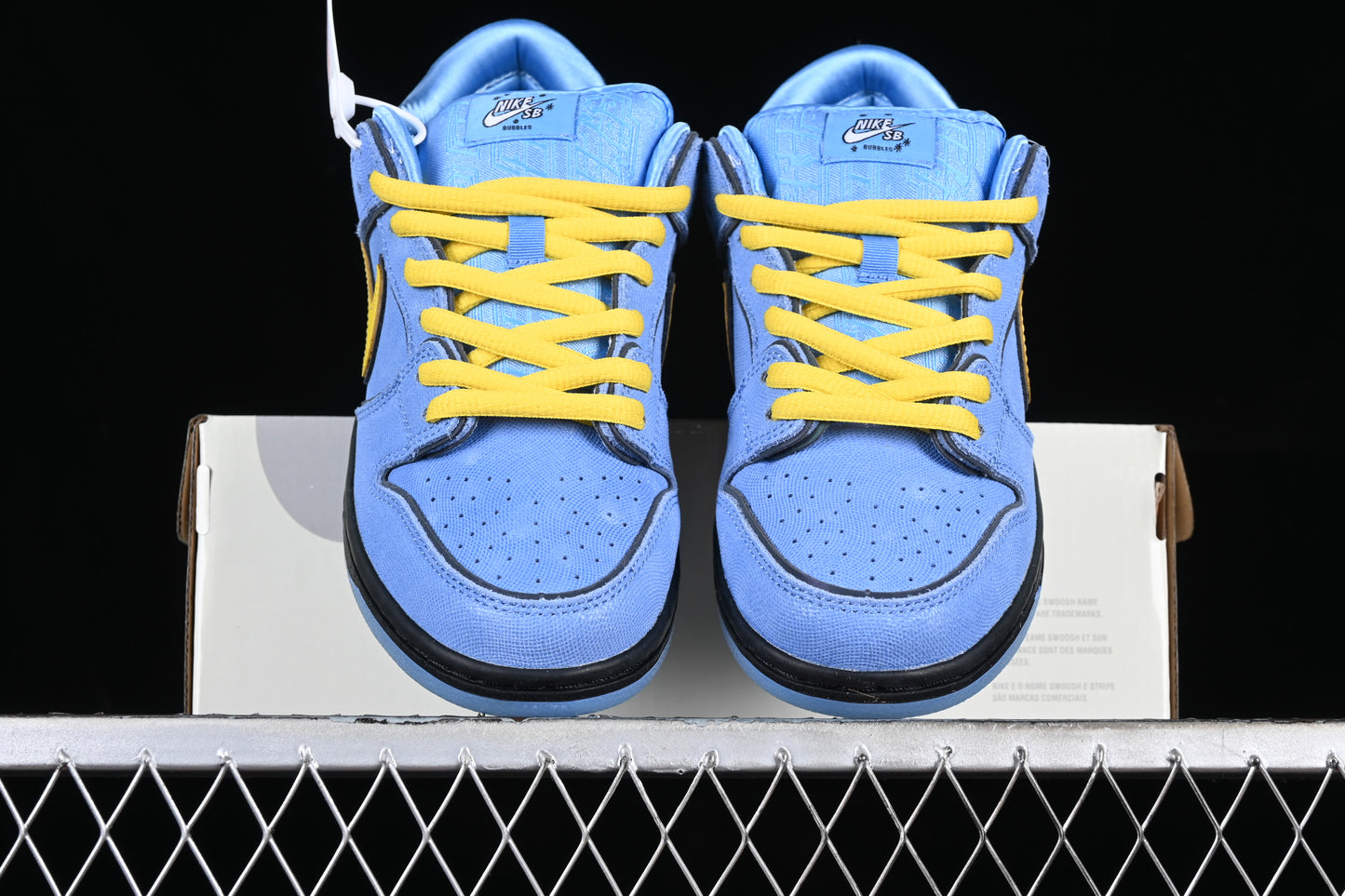 Nike x Powerpuff Girls SB Dunk "Bubbles"