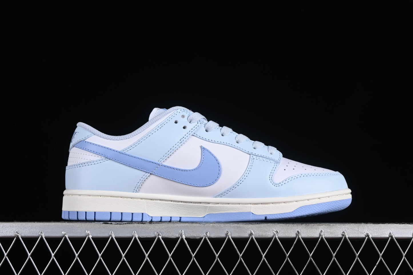 Nike Dunk "Blue Tint"