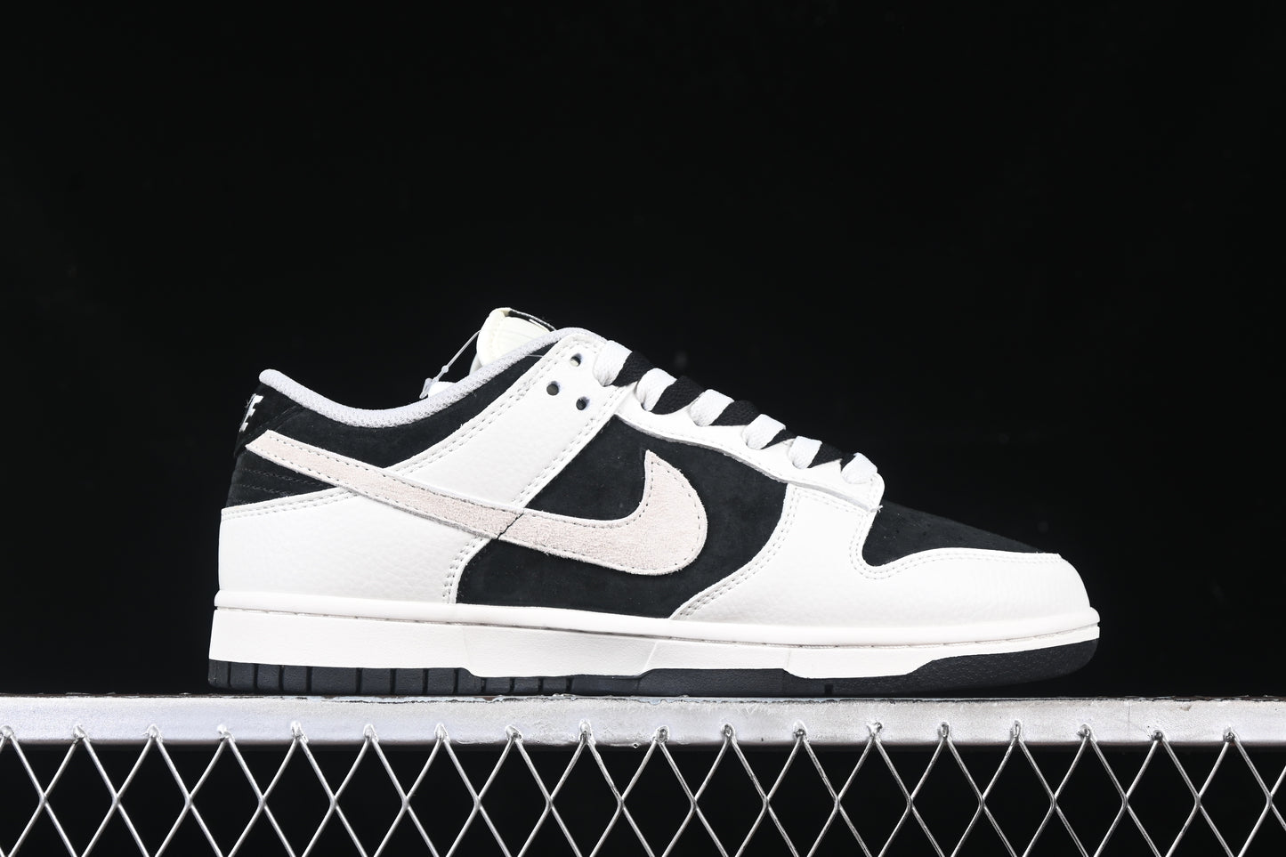 Nike Dunk x Stussy "Black/White"