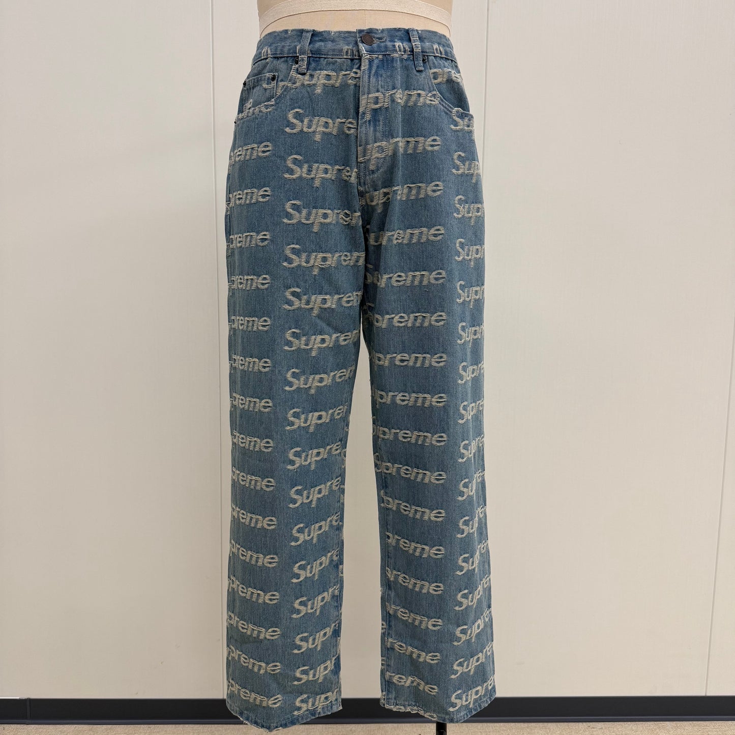 Supreme Frayed Logo Jeans