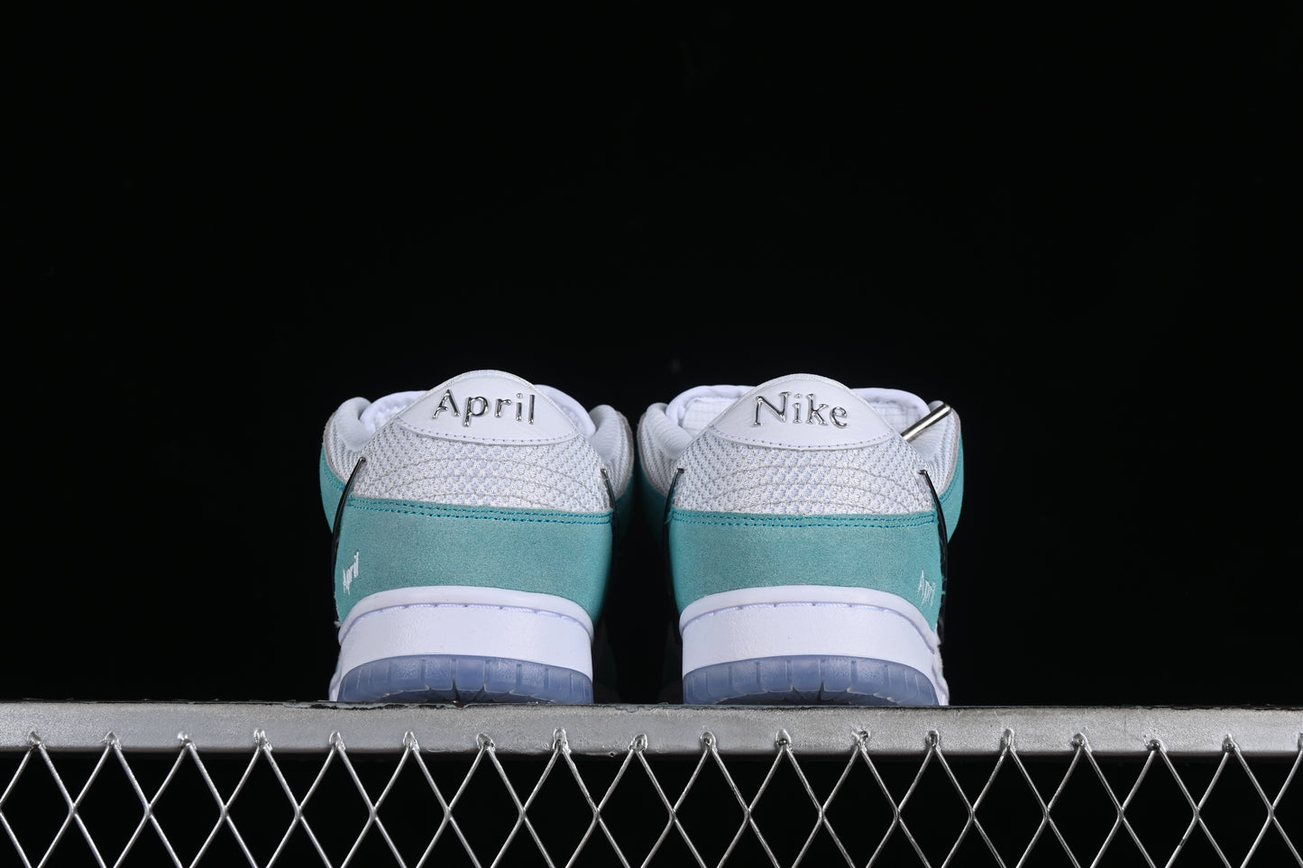 Nike SB Dunk Low Pro "April"