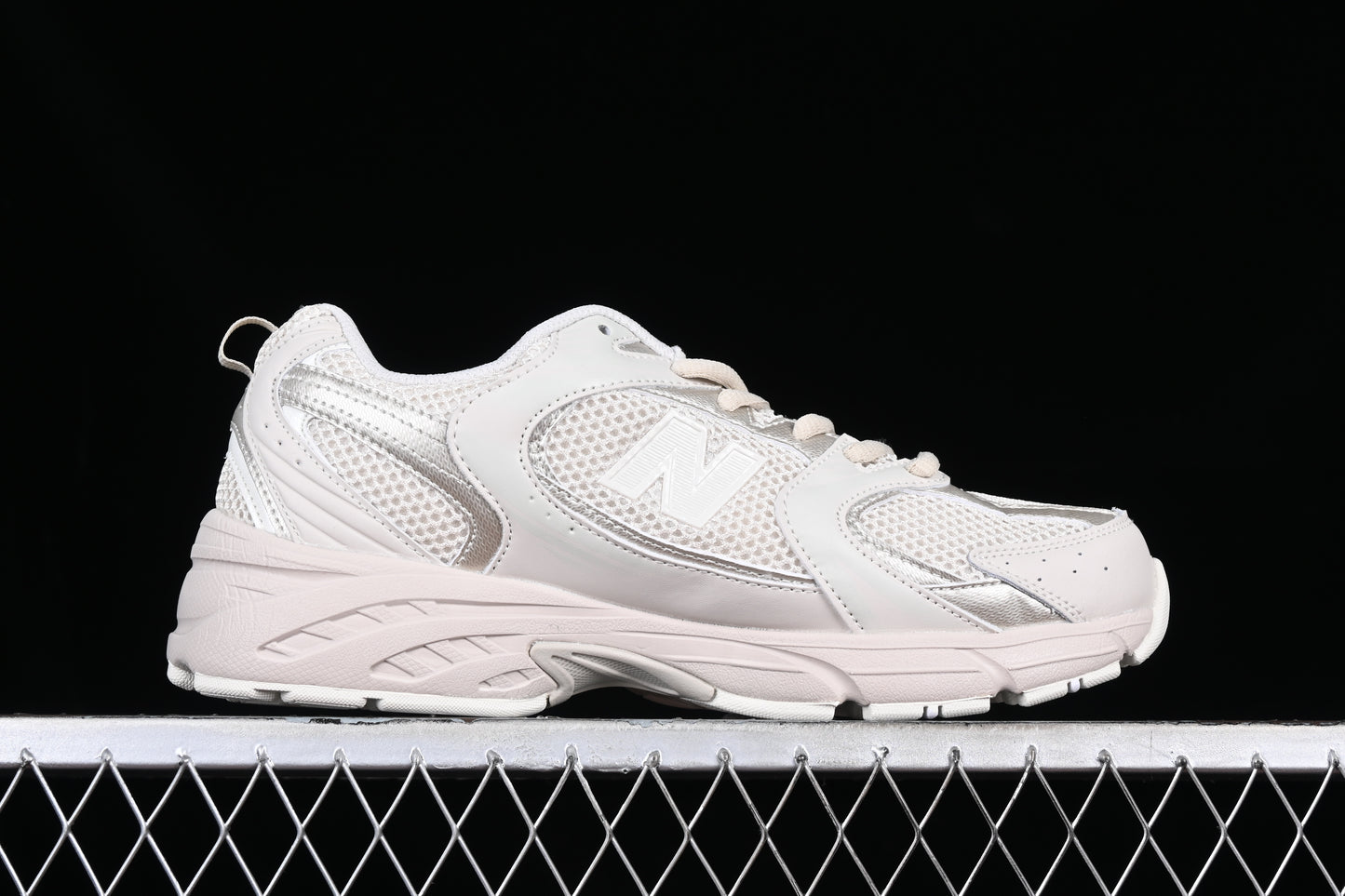 New Balance 530 Beige