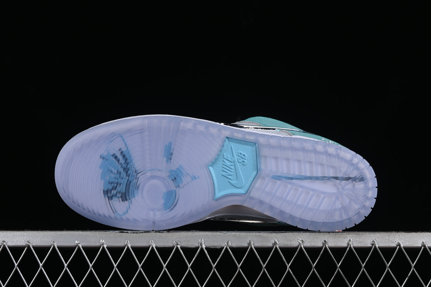 Nike SB Dunk Low Pro "April"