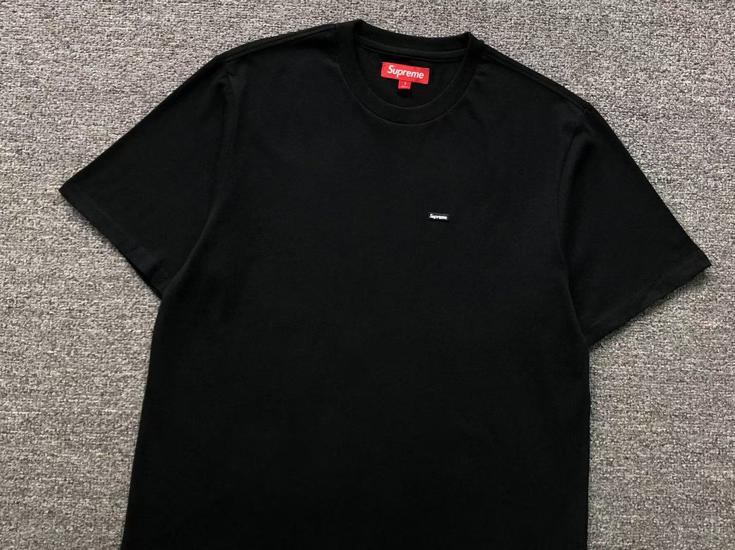 Supreme Small Logo Box Tee (+cores)