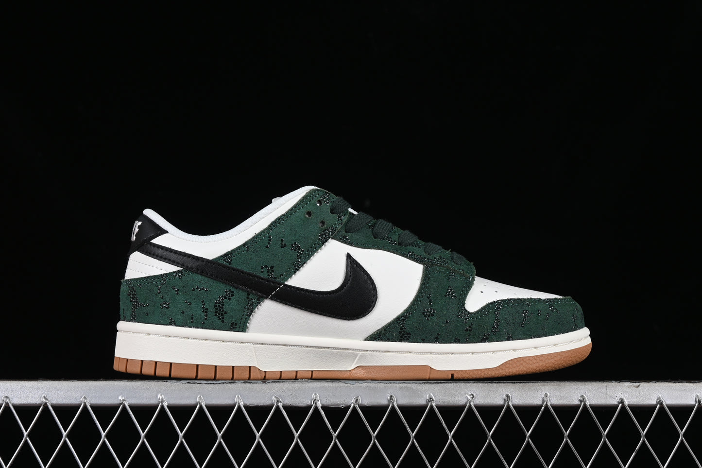 Nike Dunk "Green Snake"