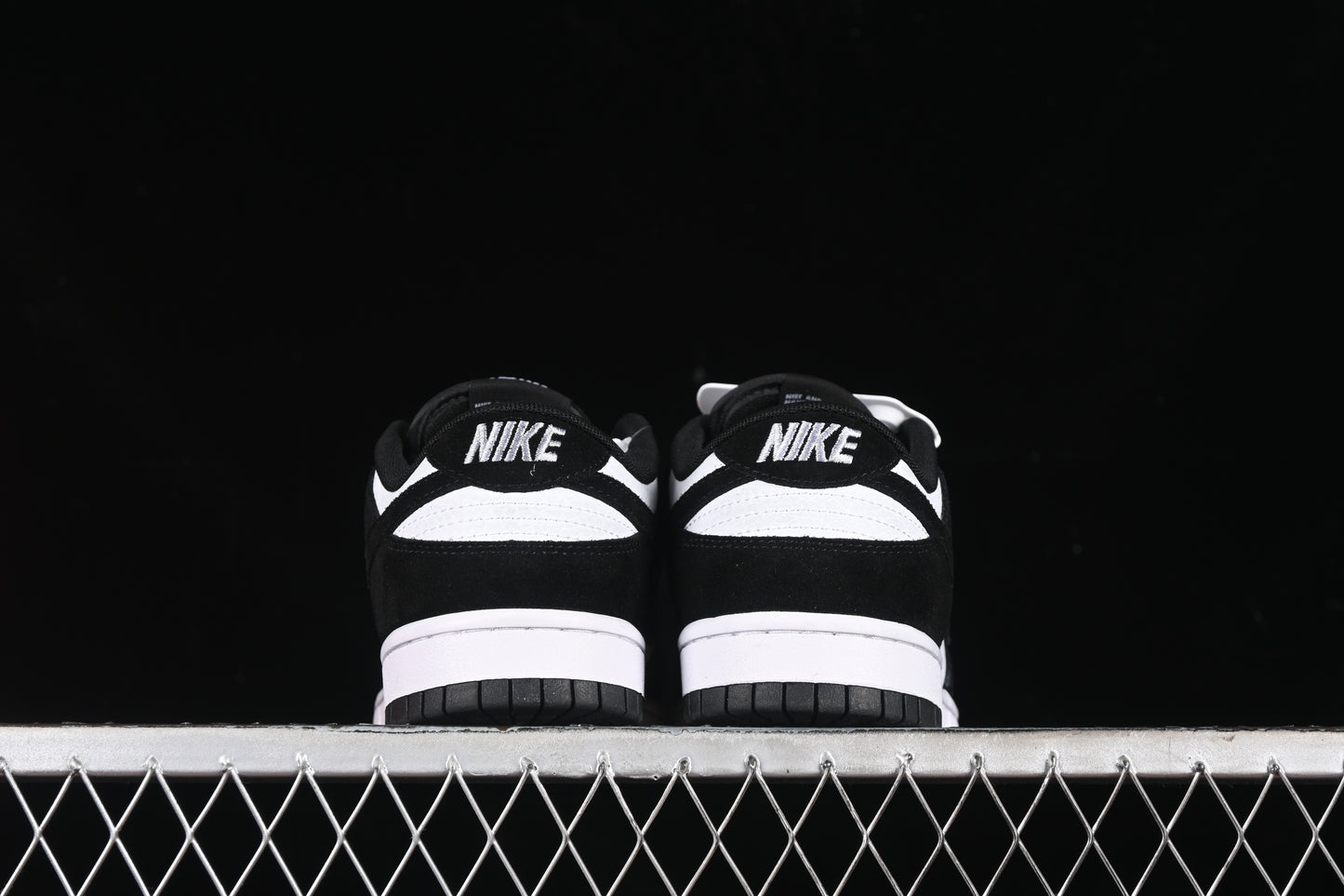 Nike Dunk Panda "Velvet"