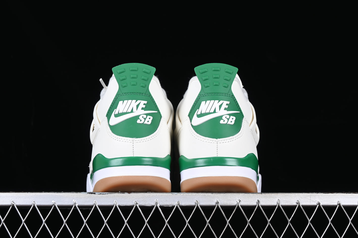 Air Jordan 4 "Green Pine"