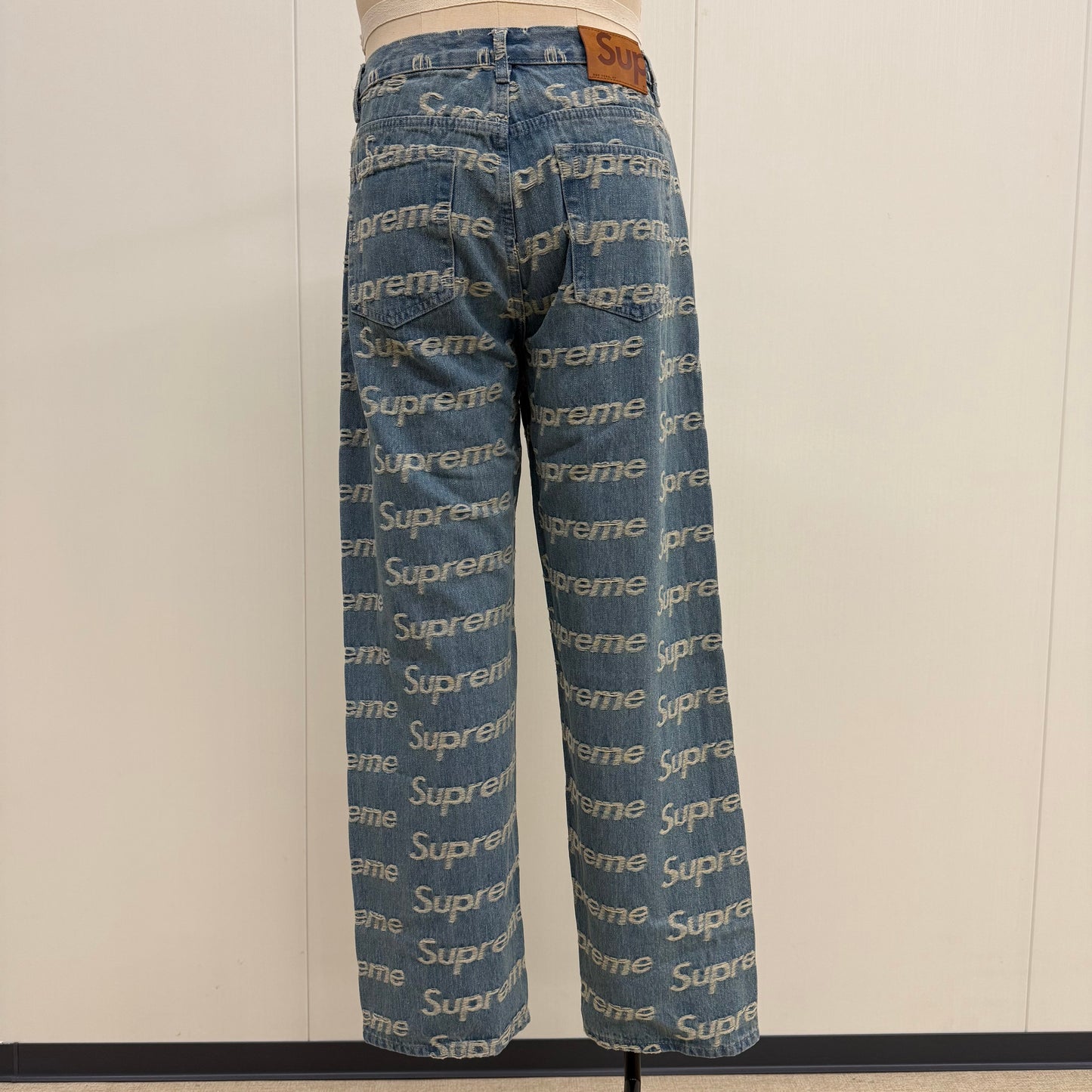 Supreme Frayed Logo Jeans