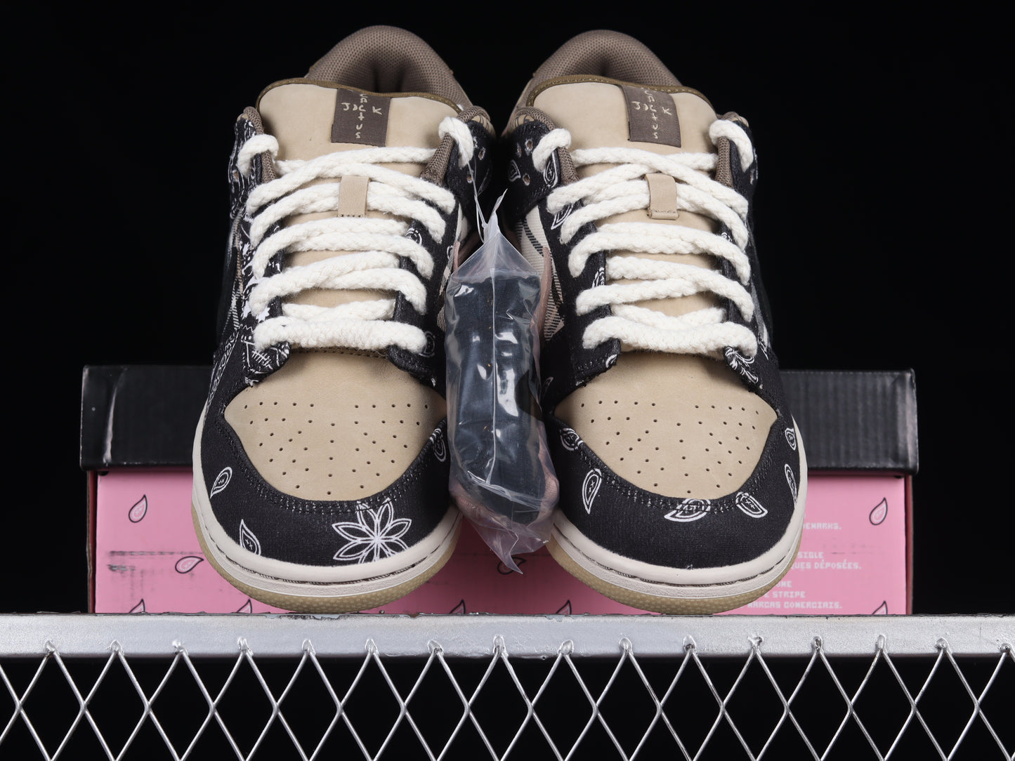 Nike SB Dunk Low Pro x Travis Scott
