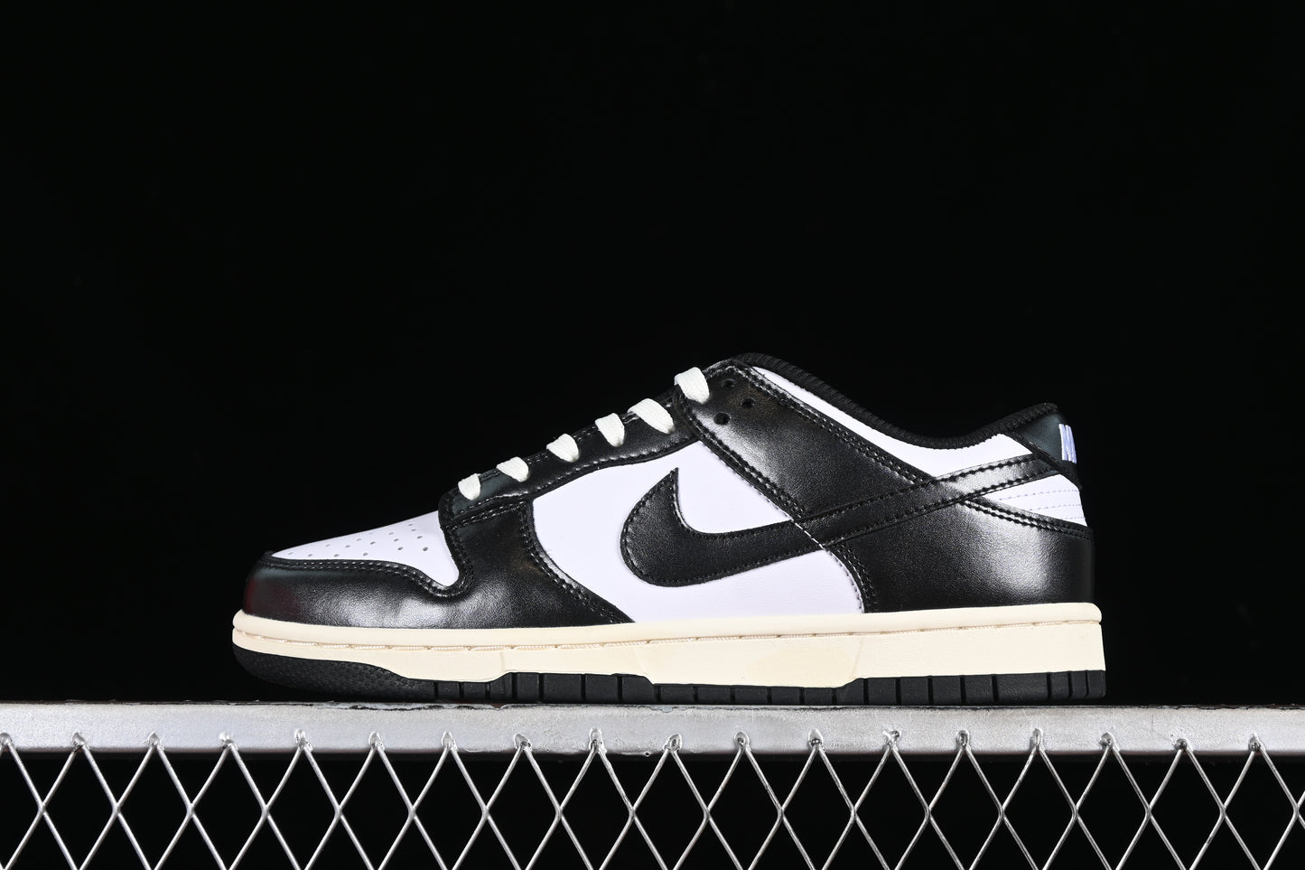 Nike Dunk Panda Vintage
