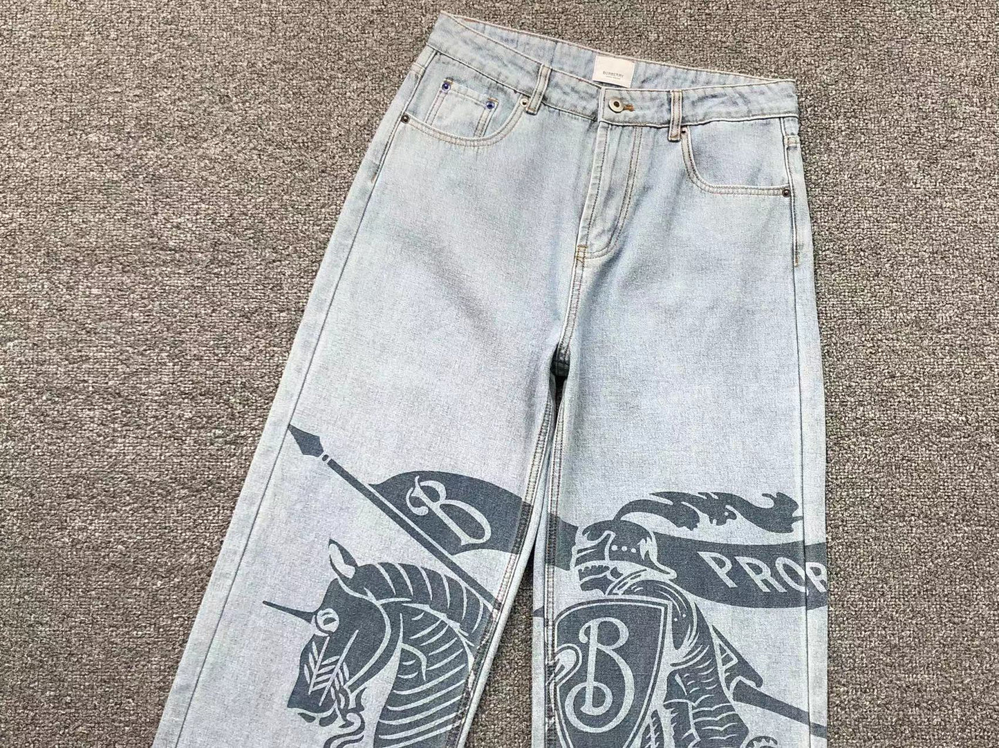 Burberry Baggy Jeans