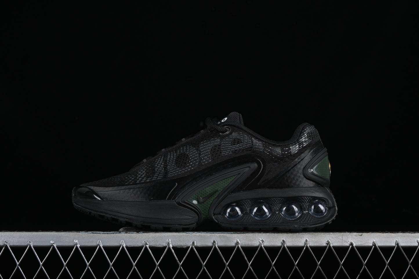 Nike Air Max DN x Supreme