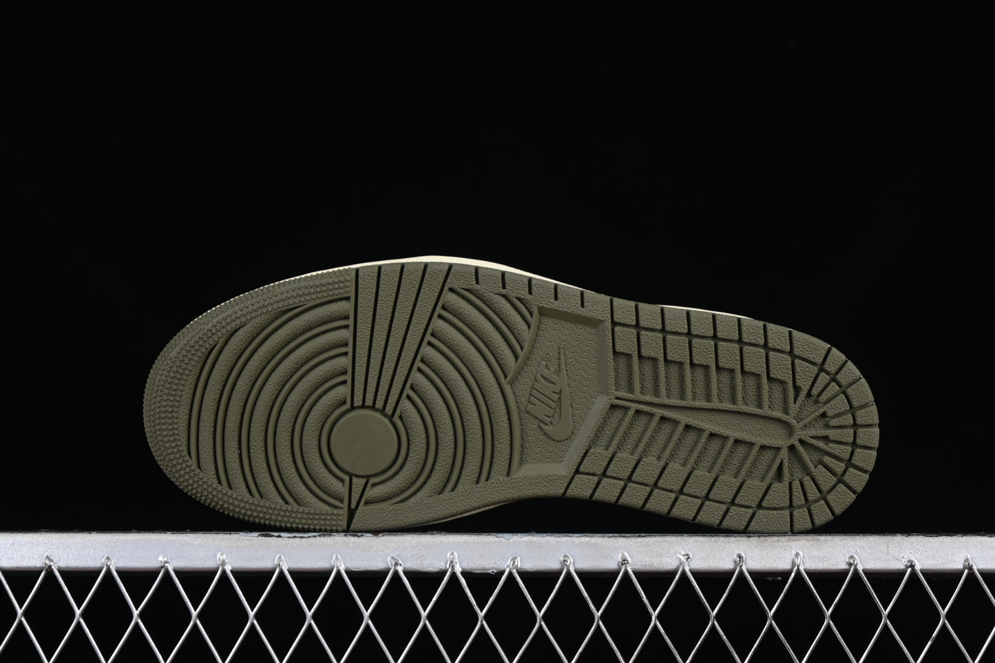 Jordan x Travis Scott Retro Low "Reverse Olive"