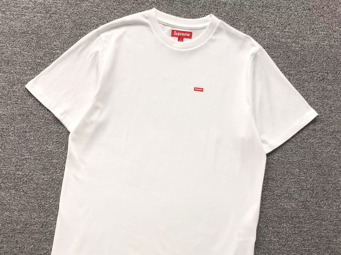 Supreme Small Logo Box Tee (+cores)