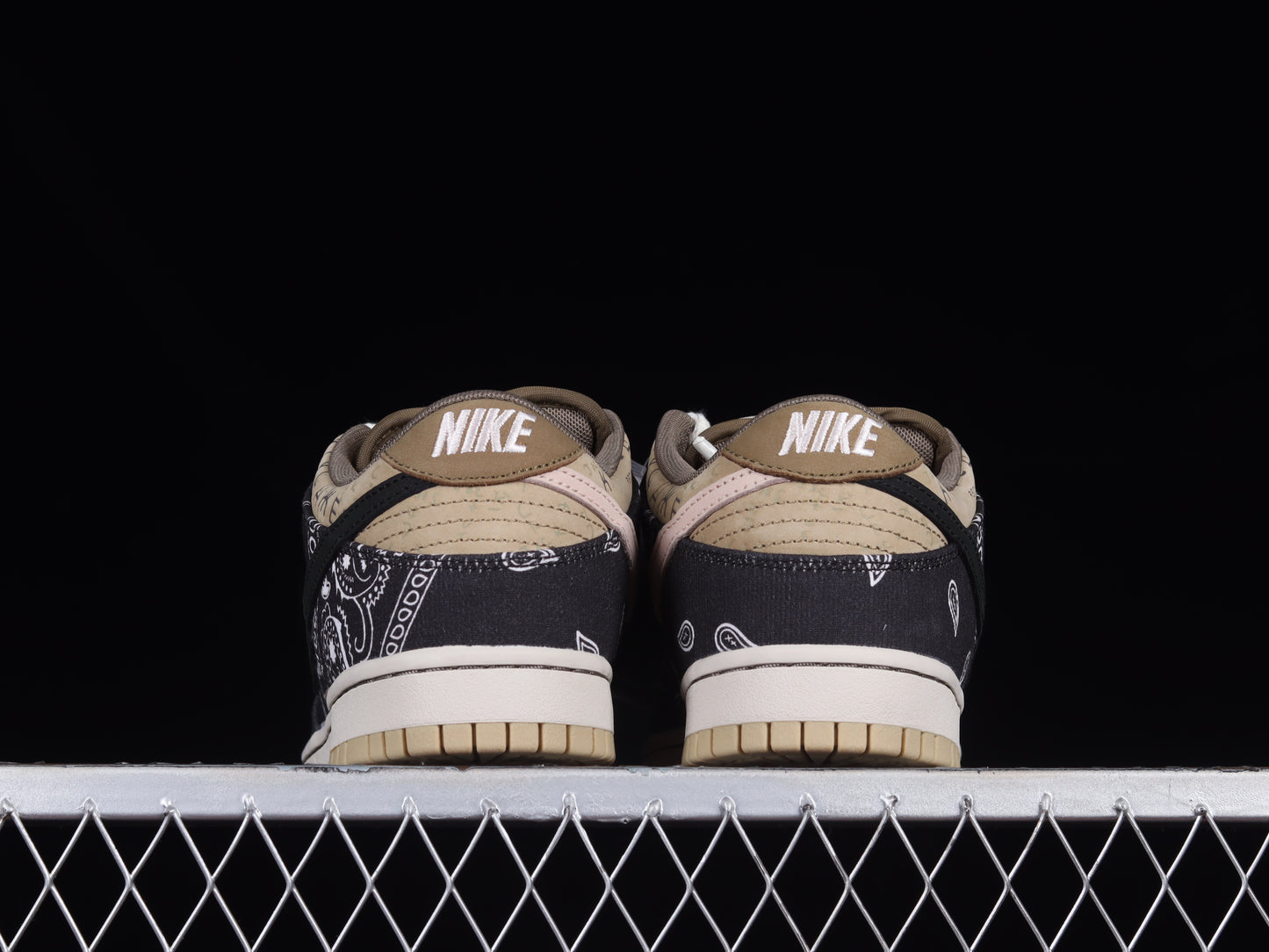 Nike SB Dunk Low Pro x Travis Scott