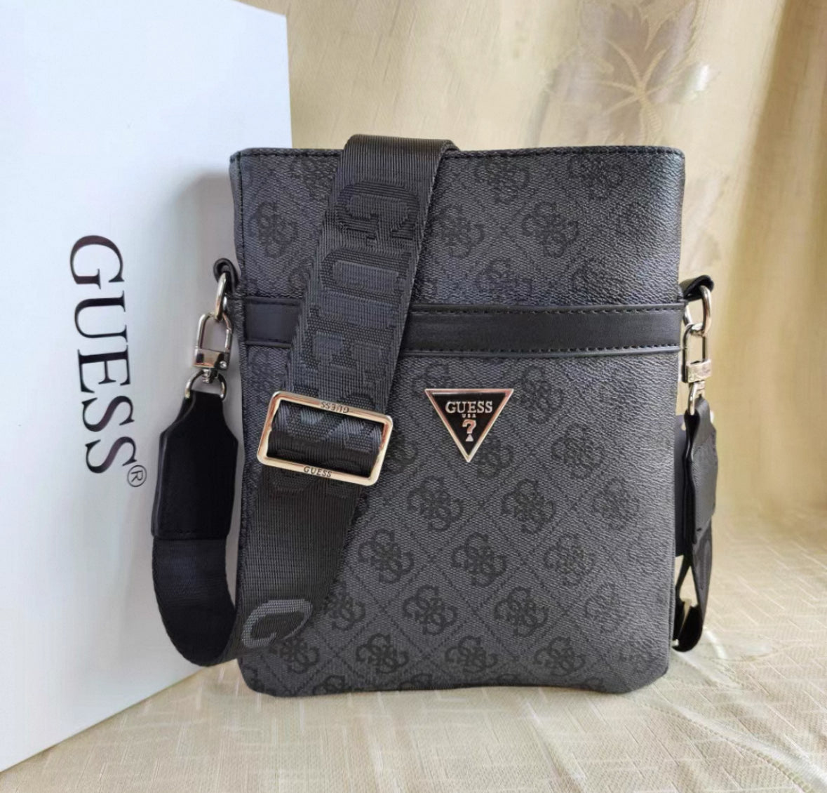 Guess Bag 1