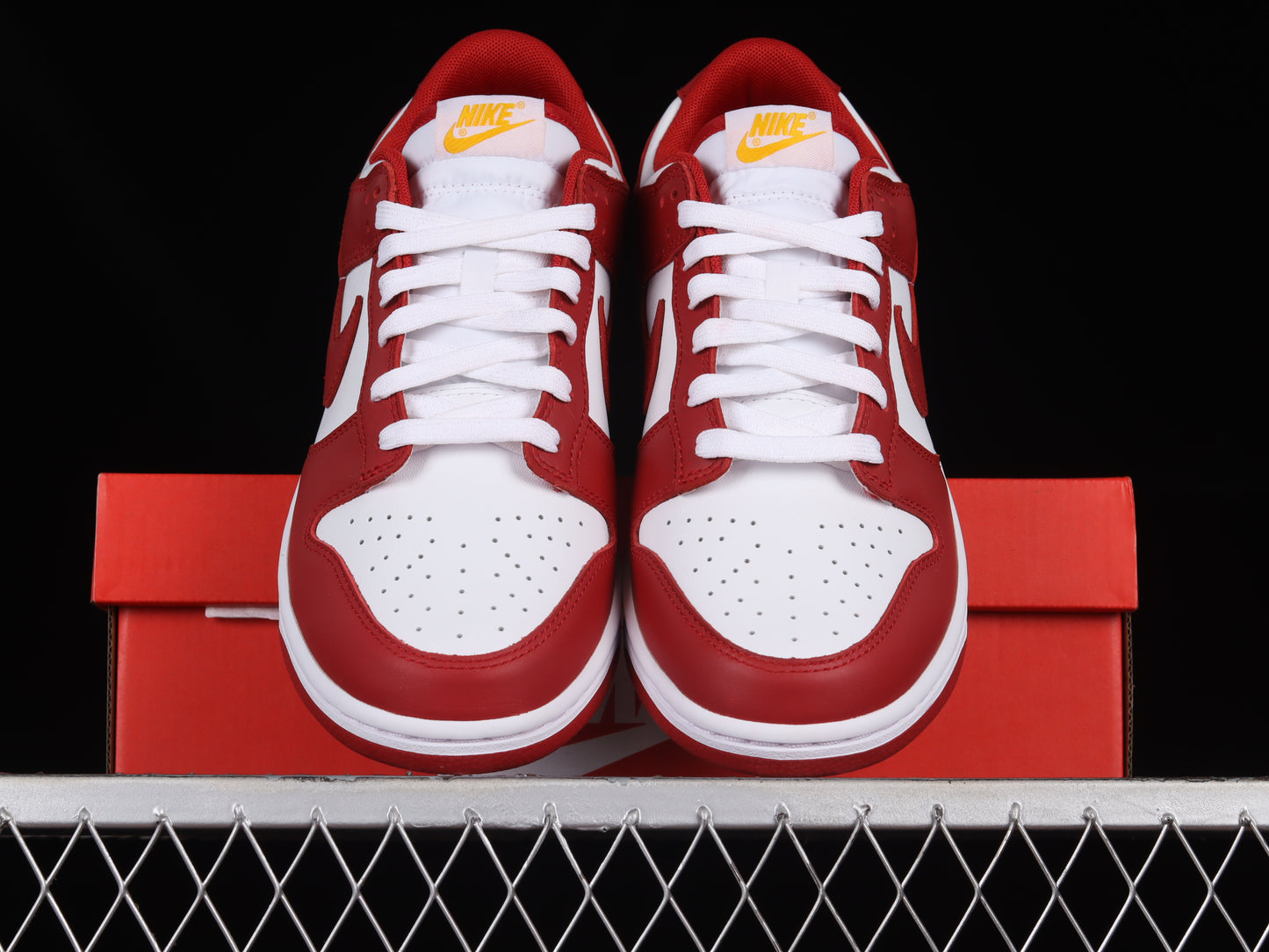 Nike Dunk "Gym Red"