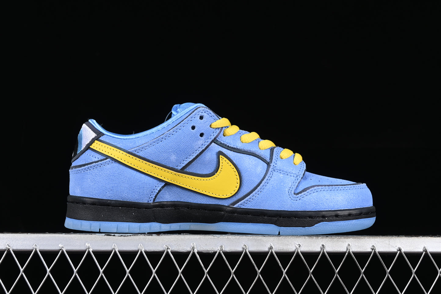 Nike x Powerpuff Girls SB Dunk "Bubbles"