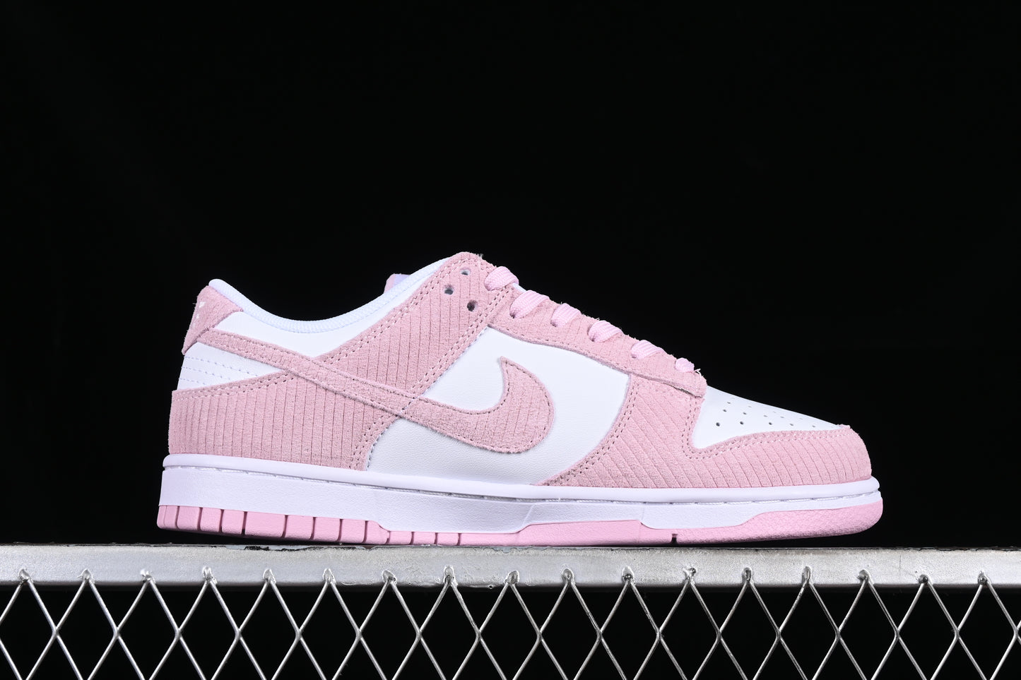 Nike Dunk "Light Pink Corduroy"