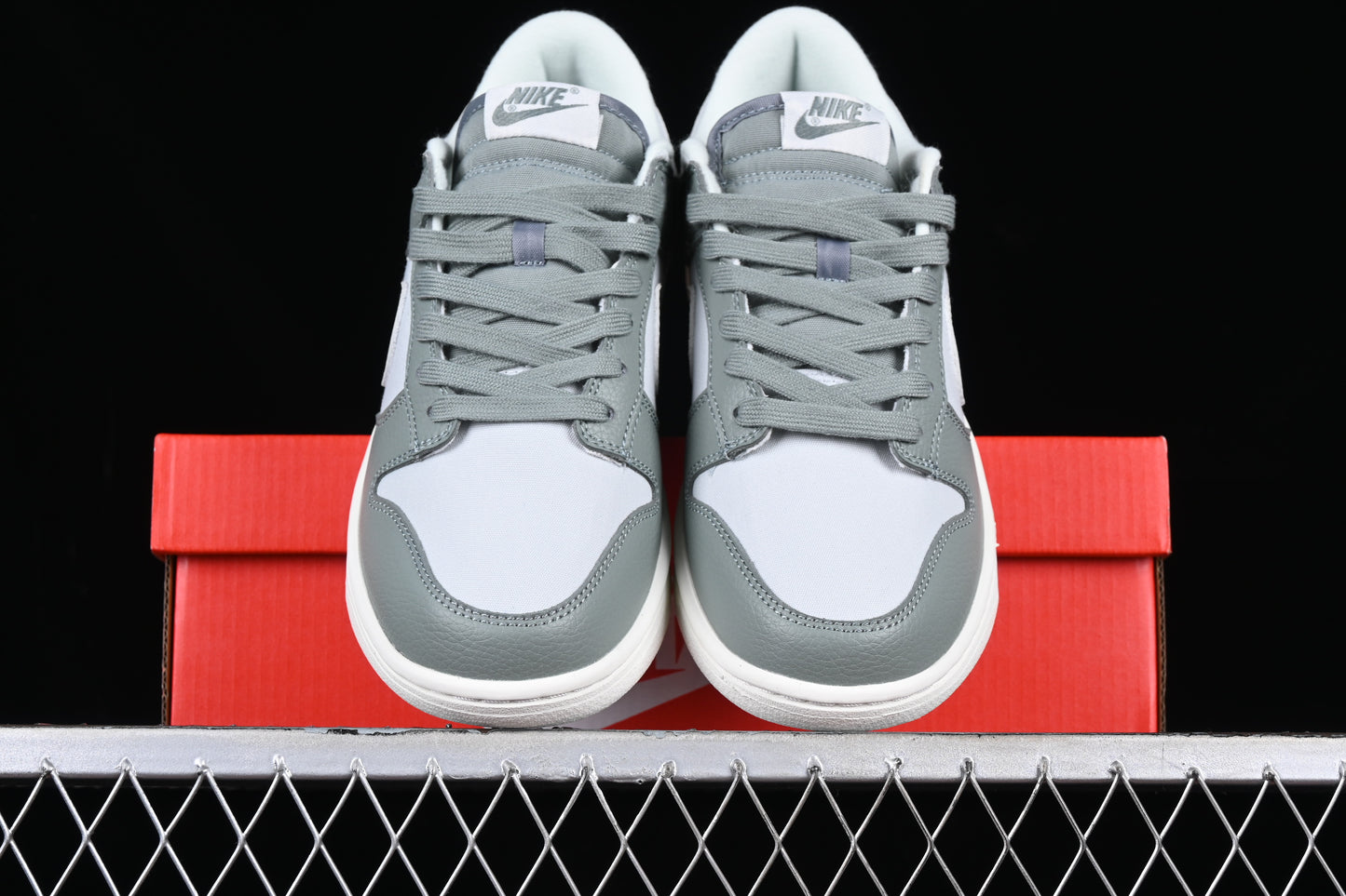 Nike Dunk "Mica Green"