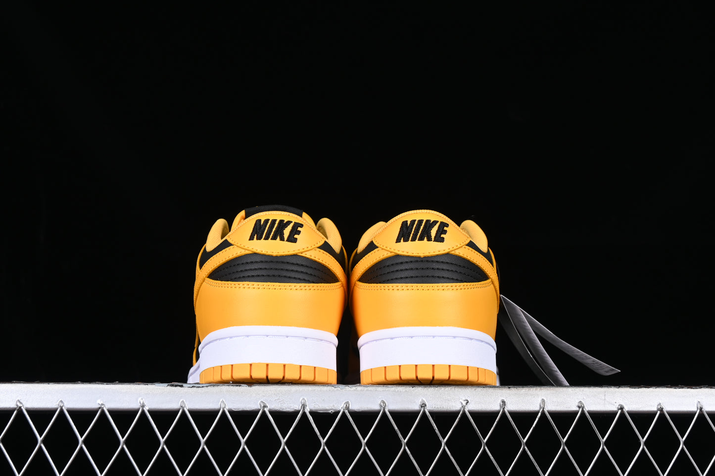 Nike Dunk "Goldenrod"