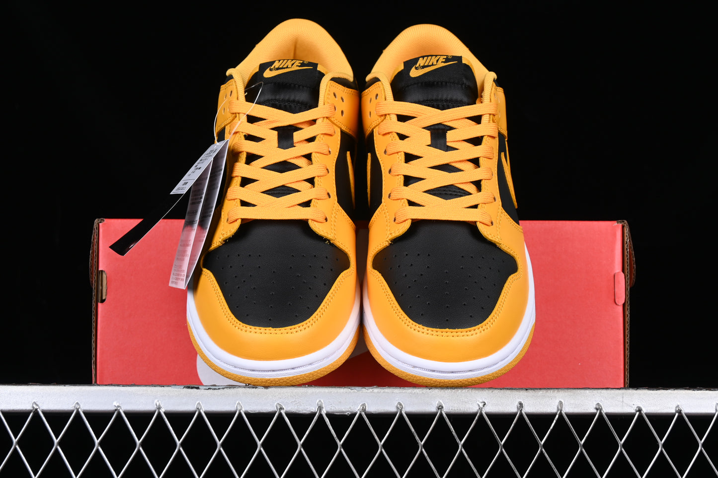 Nike Dunk "Goldenrod"
