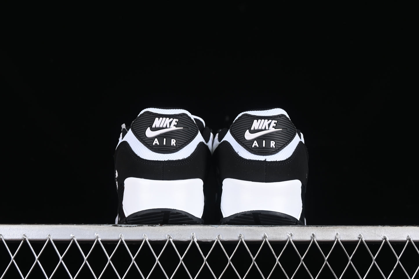 Nike Air Max 90 "Black and White"
