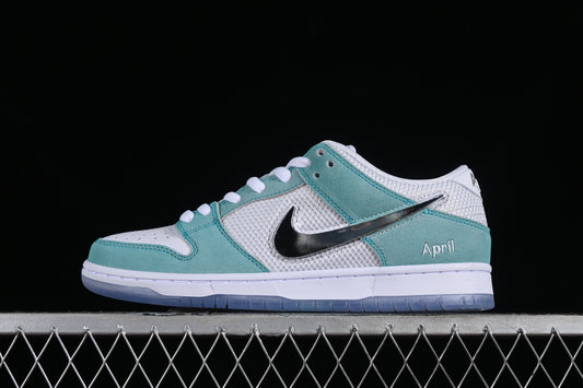Nike SB Dunk Low Pro "April"
