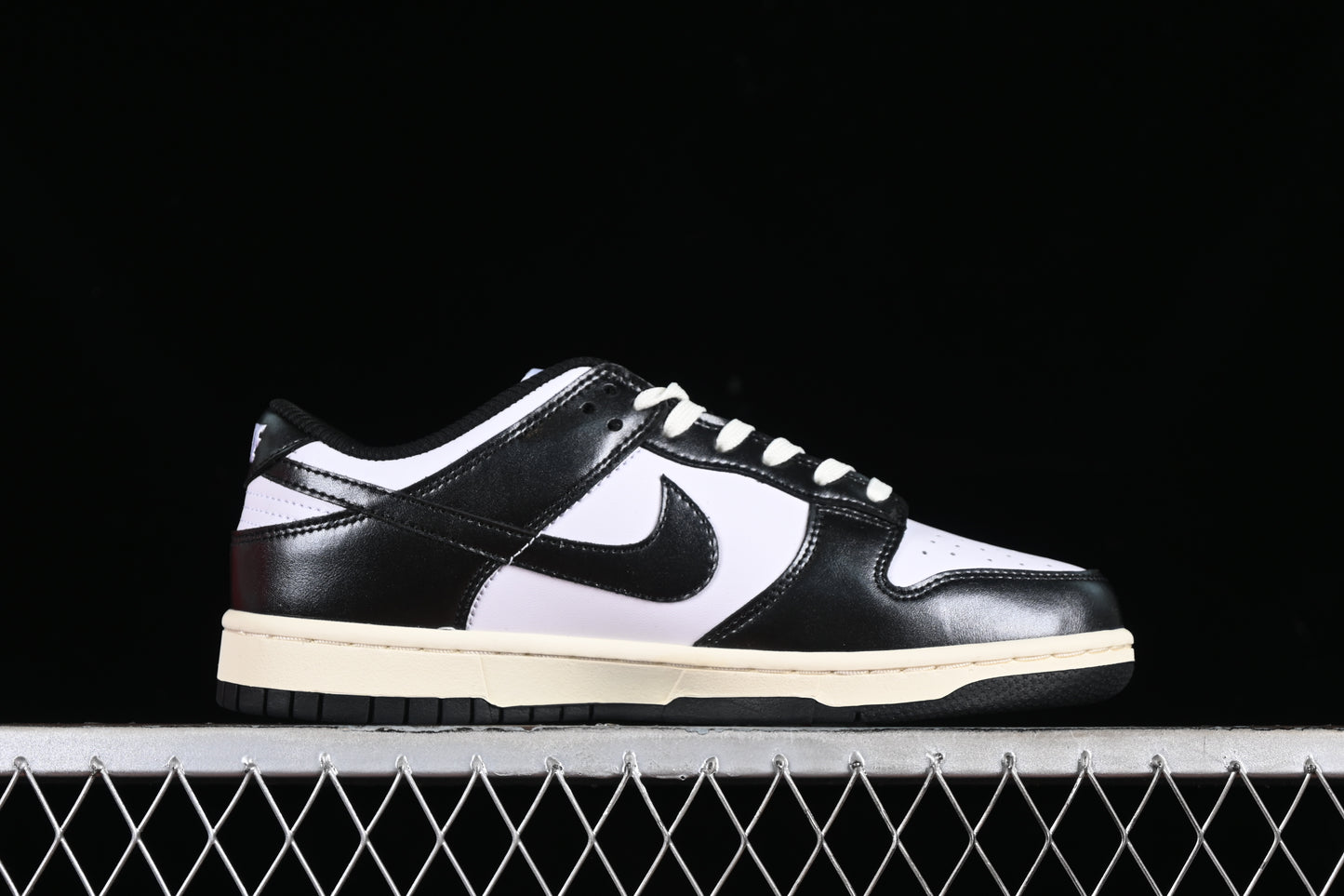 Nike Dunk Panda Vintage