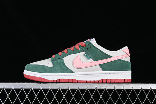 Nike Dunk SE All Petals United