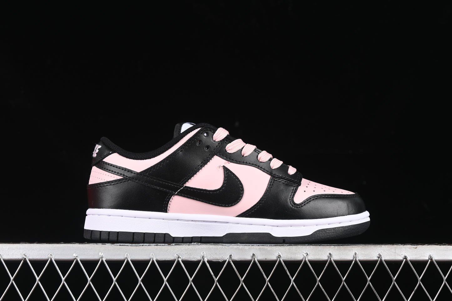 Nike Dunk "Black/Pink"