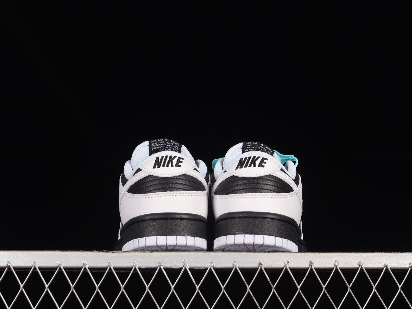Nike Dunk "Reverse Panda"