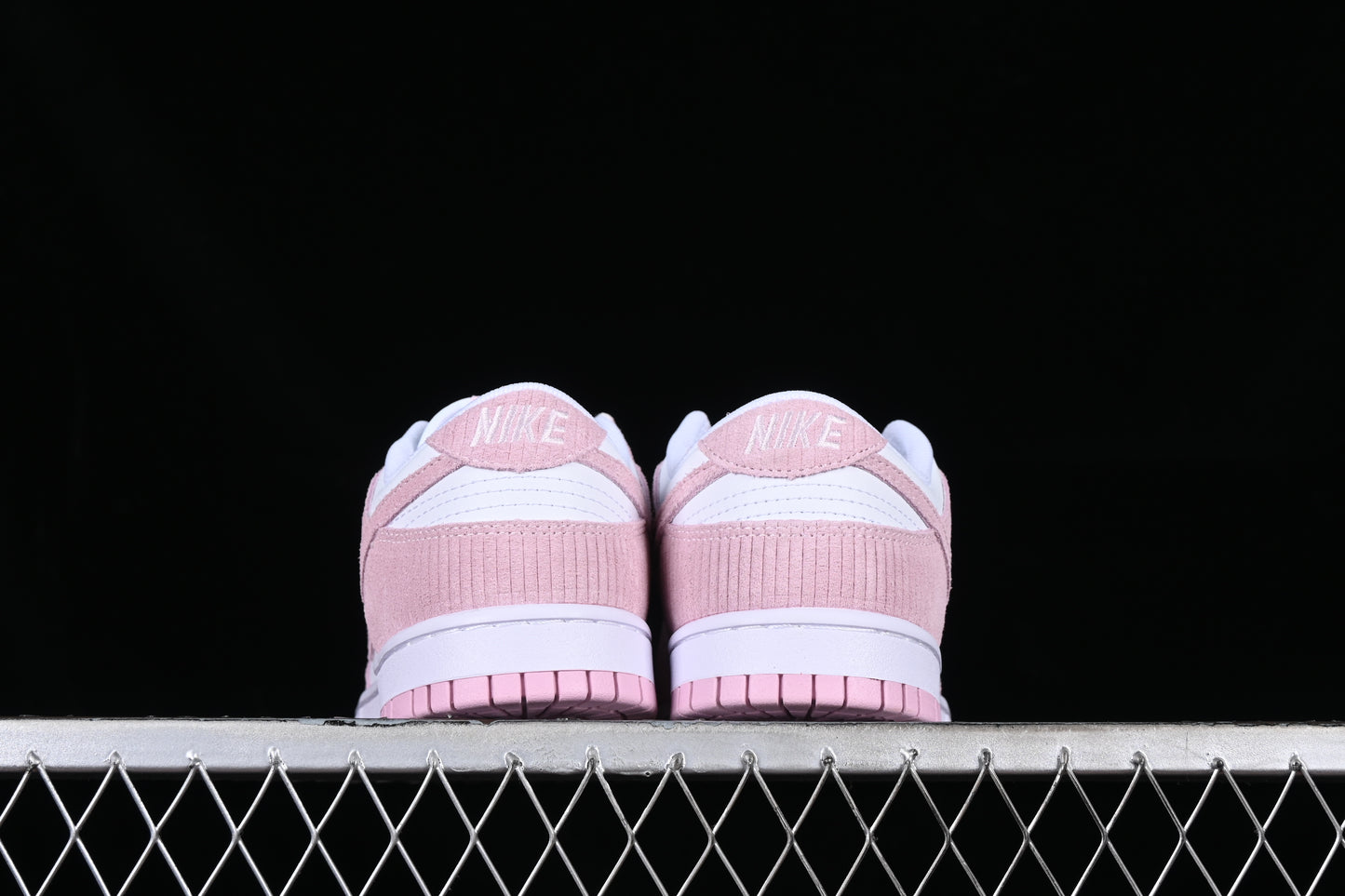 Nike Dunk "Light Pink Corduroy"